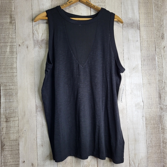 Torrid Black Mesh Inset Tank Sleeveless Top. Size 00 / Medium - Picture 2 of 8